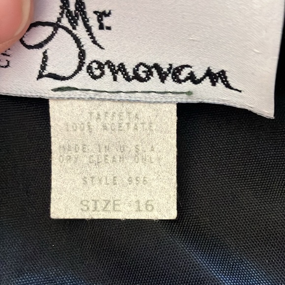 Mr Donovan Vintage Black Taffeta Blazzer (16) - Picture 10 of 11